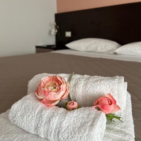 Bed & Breakfast La Rondinella Серасоло Экстерьер фото